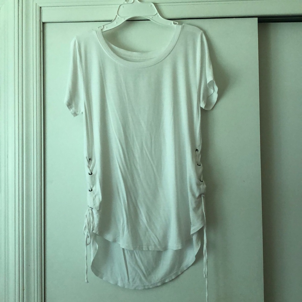 White tee shirt